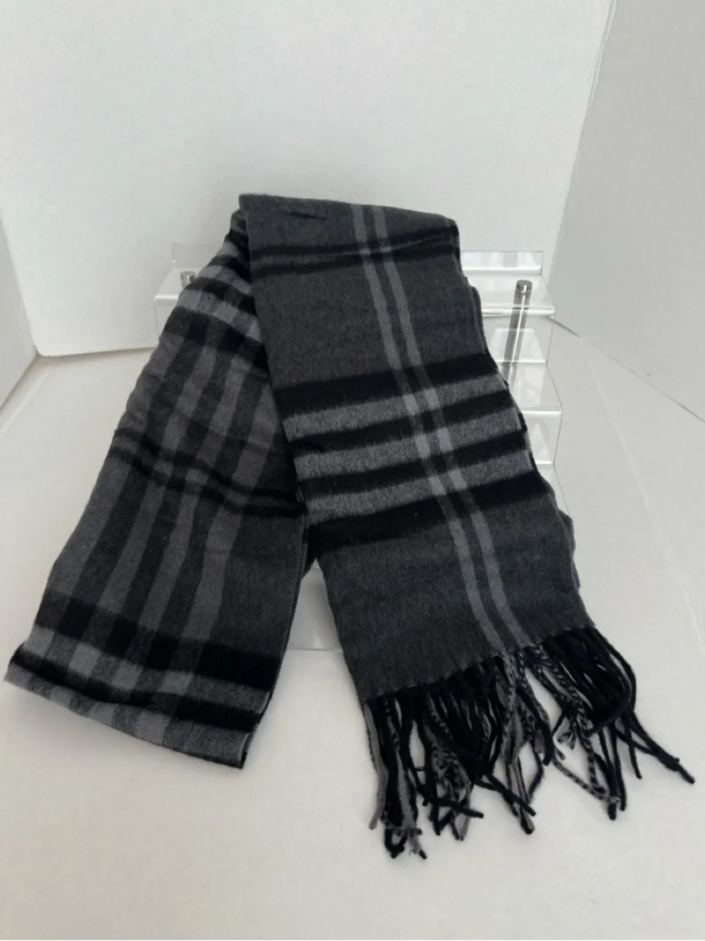 Enzo Mantovani Cashmere Wool Plaid Scarf Black Gray Luxury Soft Cozy Fringe nwt